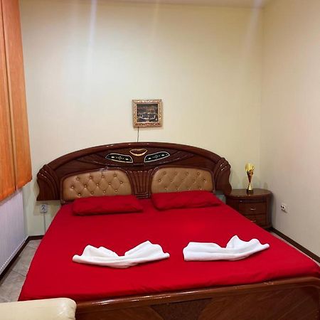 Aurora Boutique-Studio Premium Bed and Breakfast Bucarest Exterior foto