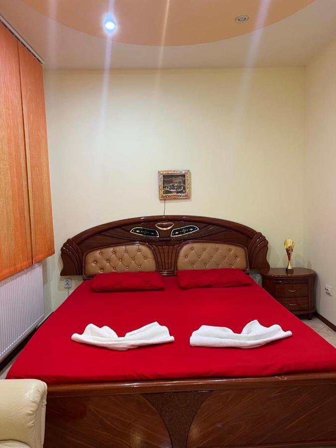 Aurora Boutique-Studio Premium Bed and Breakfast Bucarest Exterior foto